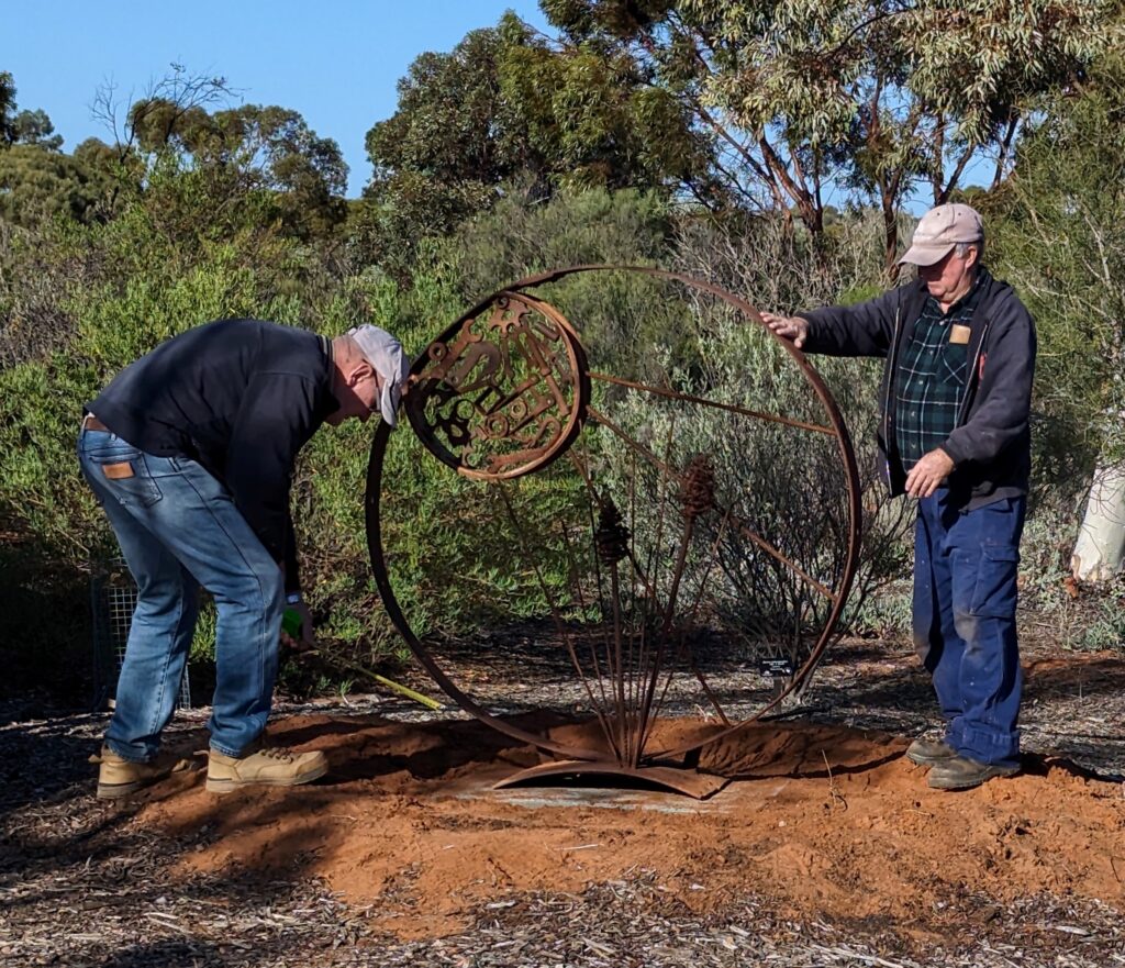 5-Ian-and-Bryan-P.-installing-sculpture-1024x881